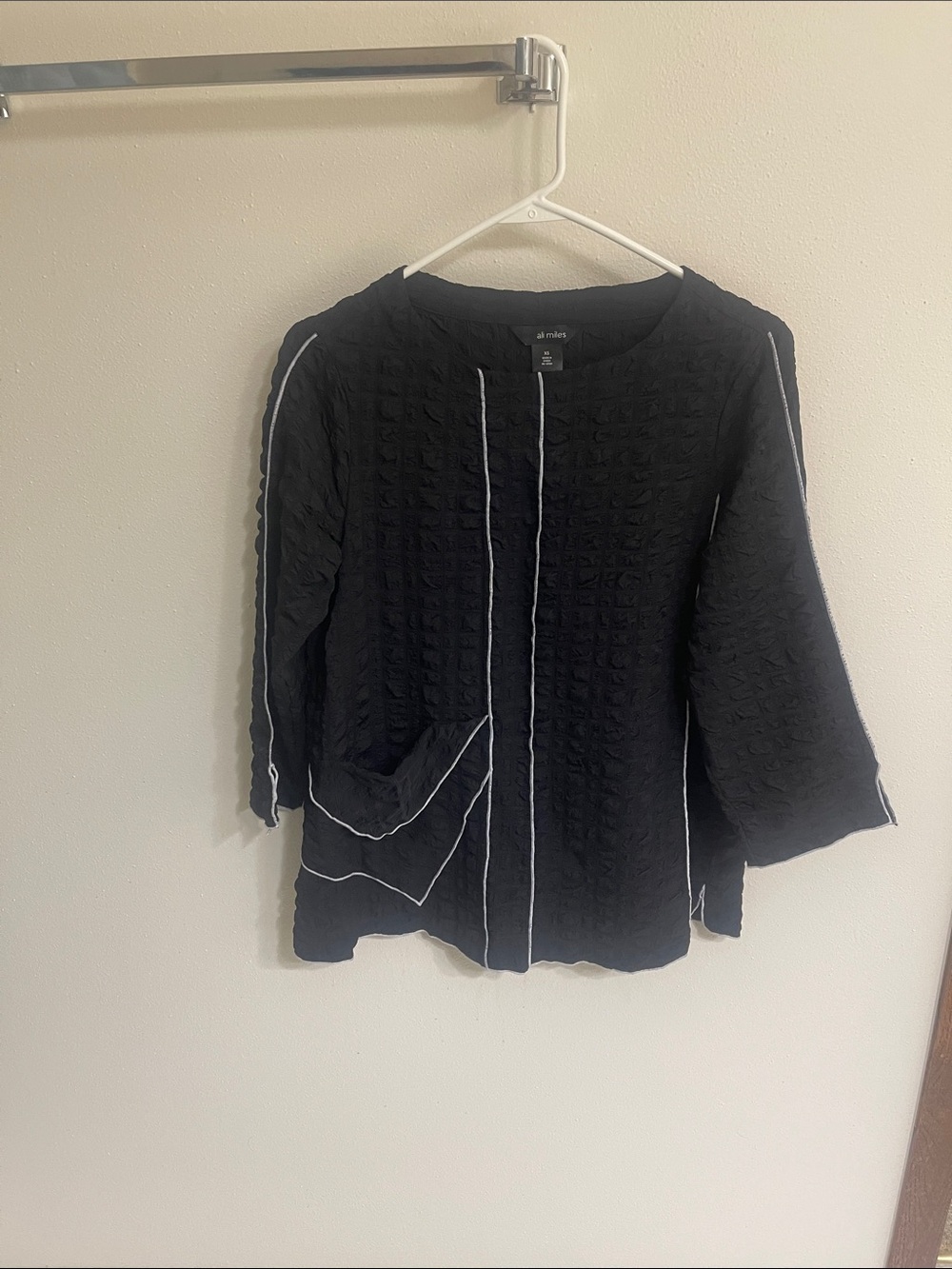 Women’s crinkled textured Tunic with White Piping